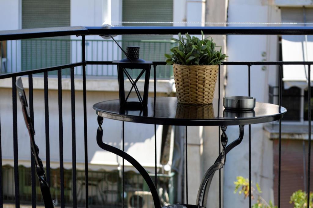 Balkón nebo terasa v ubytování Athens Nest