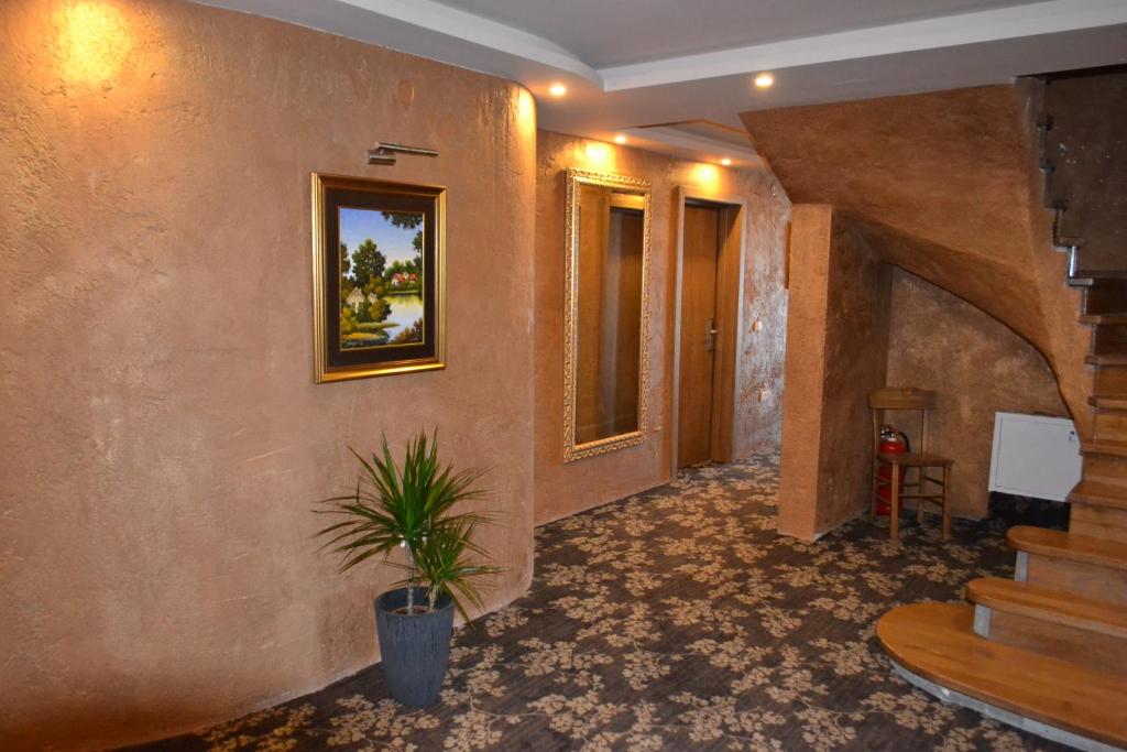 Garni Hotel Chicha - Winery ŠKRBIC - Resim 32