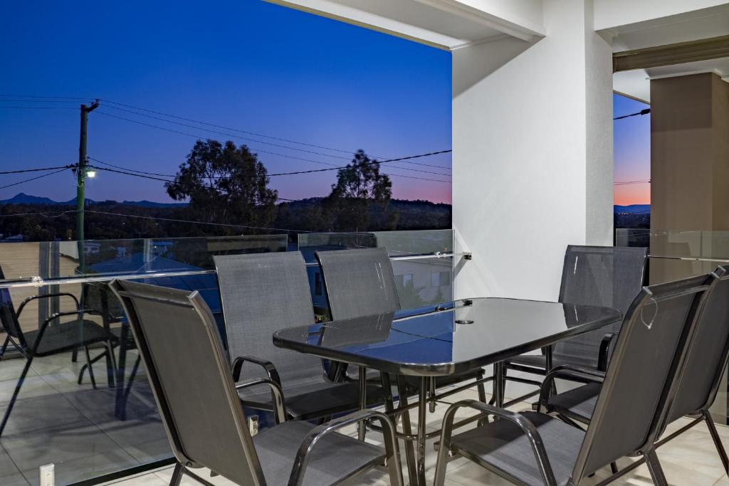 Brand New Executive Living 36 - Casa De Tres Dormitorios