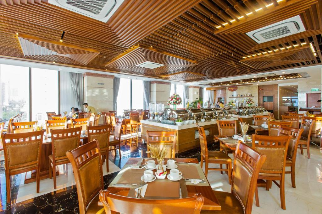 Restaurace v ubytování Mandila Beach Hotel Danang