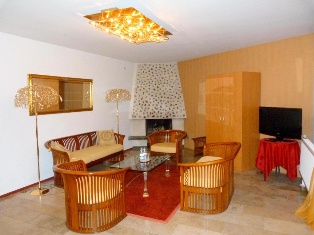 TV a/nebo společenská místnost v ubytování Hotel Krone