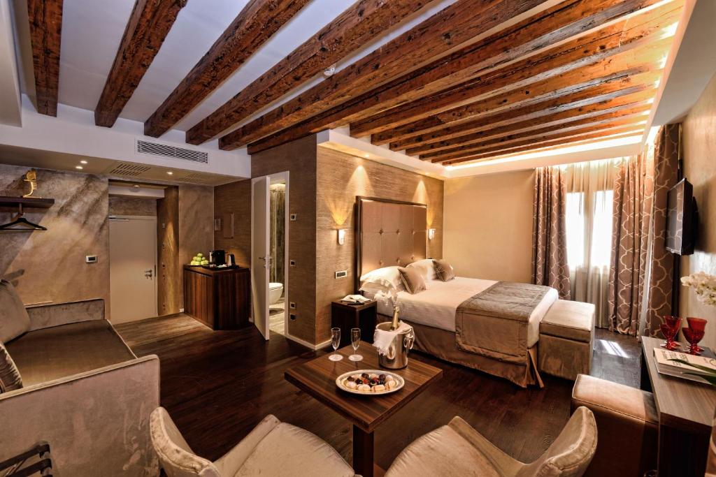 Posedenie v ubytovaní Rosa Salva Hotel