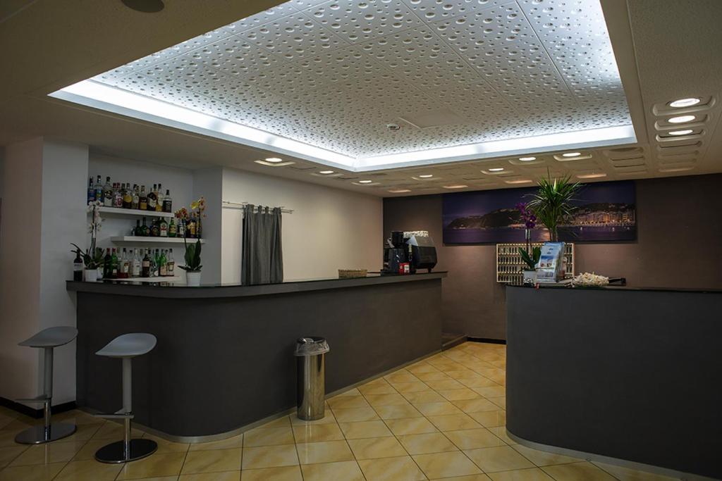 Lounge nebo bar v ubytování Hotel Madison