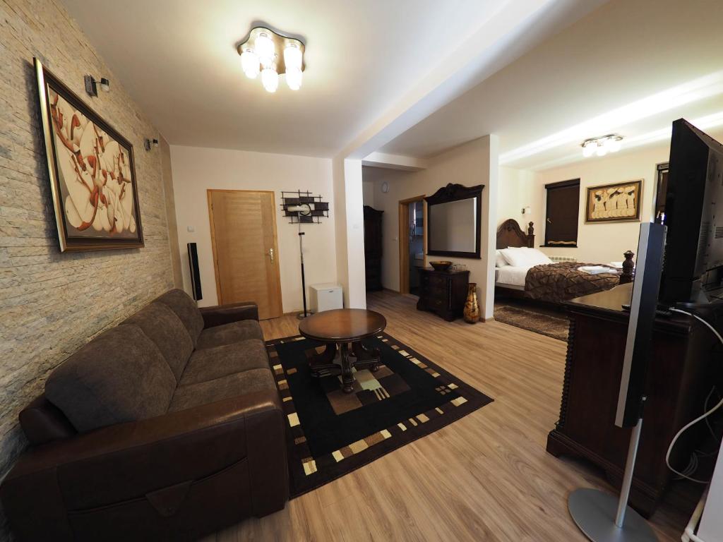 TV a/nebo společenská místnost v ubytování Guest house DON-lux