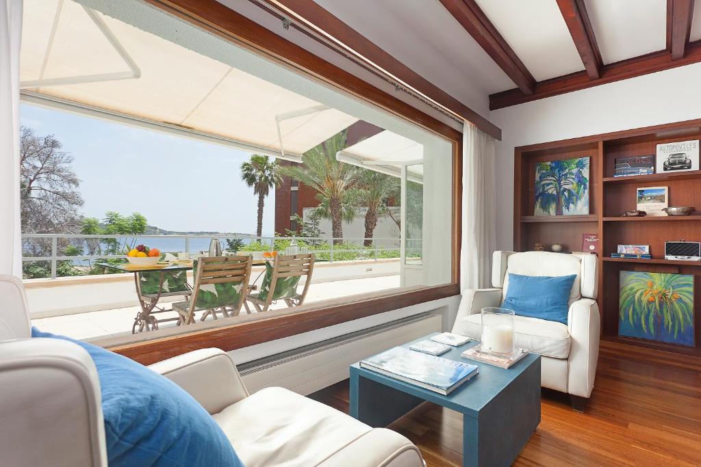 Posezení v ubytování Ses Gerres Beach House