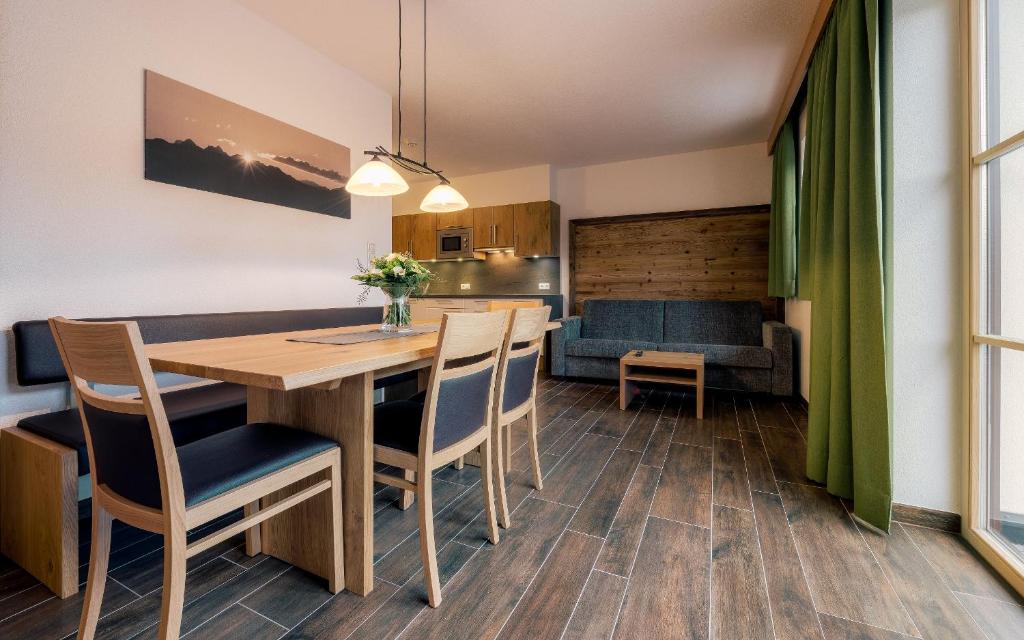 Posedenie v ubytovaní Appartements Alexander