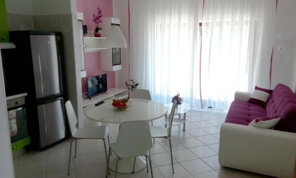 Kuchyňa alebo kuchynka v ubytovaní Apartman Gabi