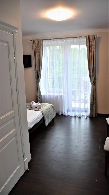 Willa Różana - Apartamenty i Pokoje Gościnne - 6