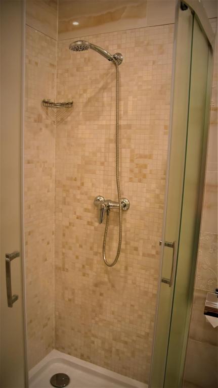 Willa Różana - Apartamenty i Pokoje Gościnne - 7