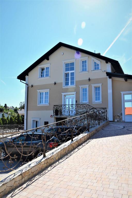 Willa Różana - Apartamenty i Pokoje Gościnne - 15