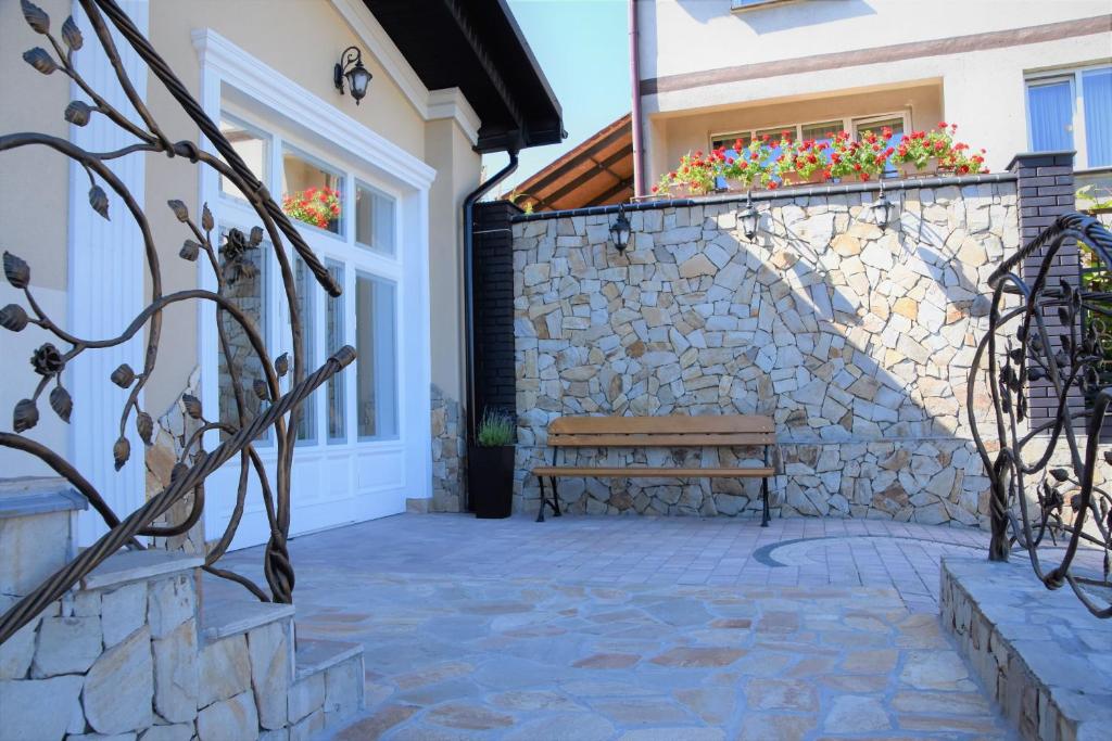 Willa Różana - Apartamenty i Pokoje Gościnne - 13