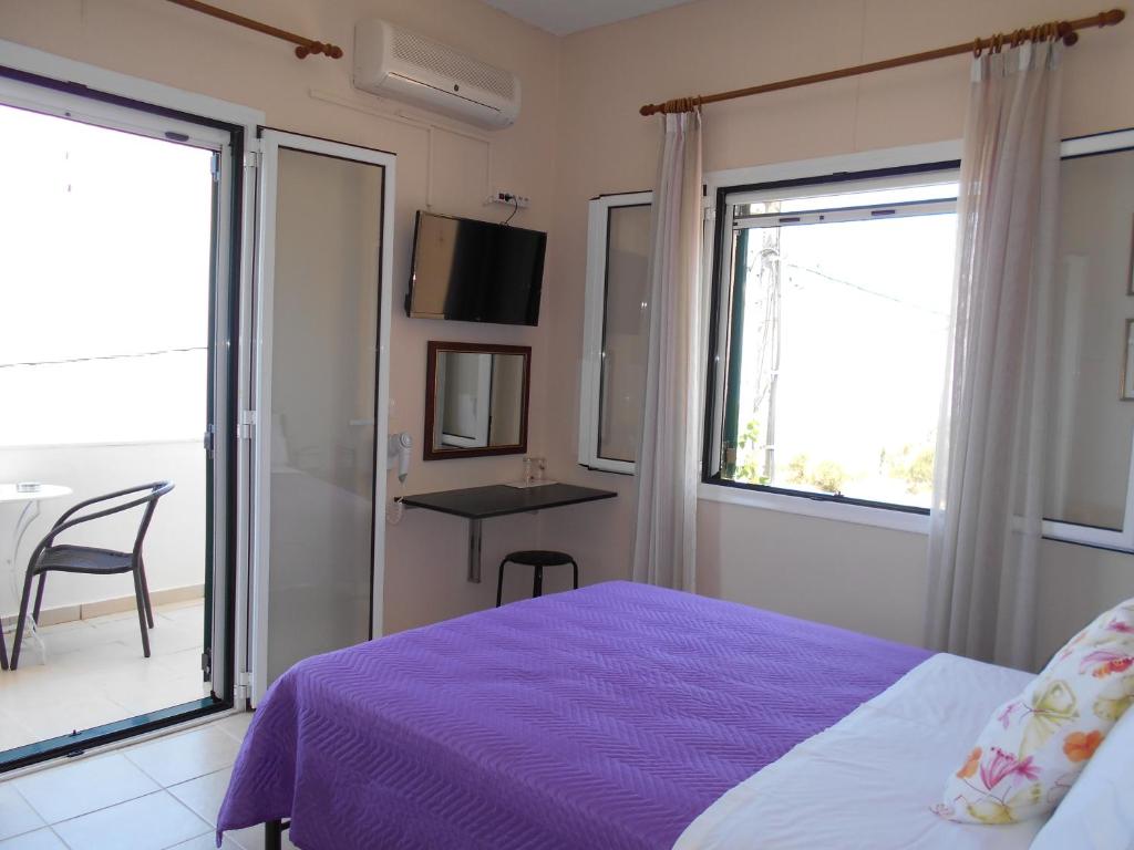 Zephyros Rooms And Apartments - Double Room With Balcony And Sea View