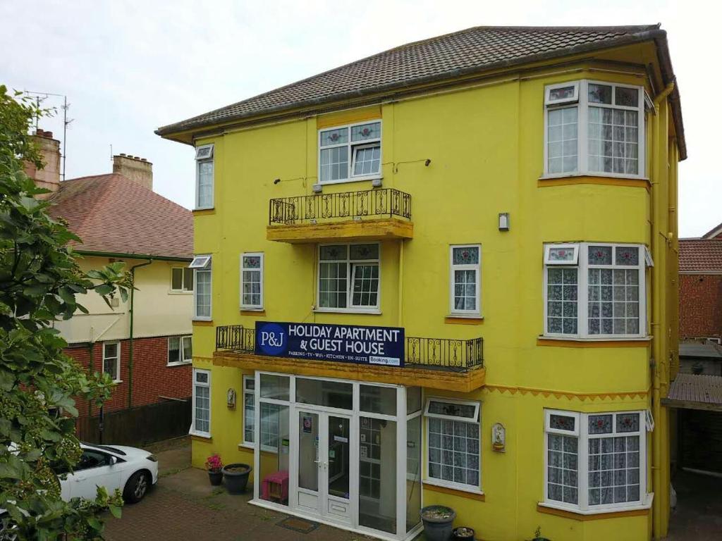 Gallery image of P & J holiday apartment & Guesthouse in Skegness