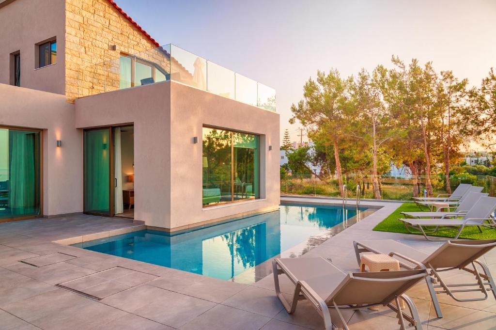 The swimming pool at or close to Eland Dream Villas