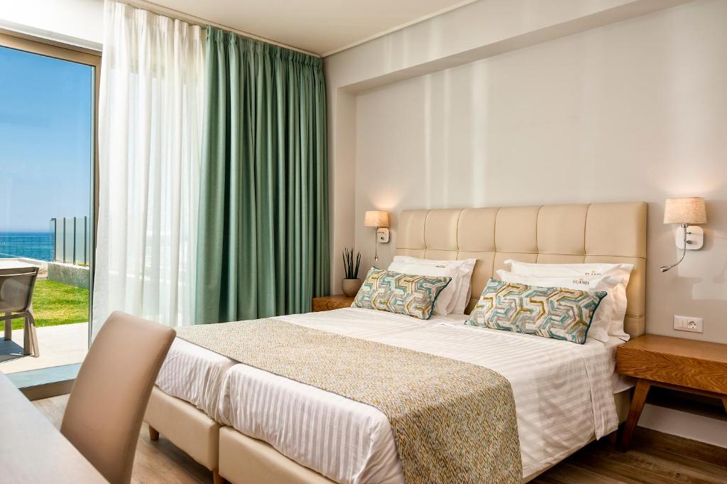 A bed or beds in a room at Eland Dream Villas