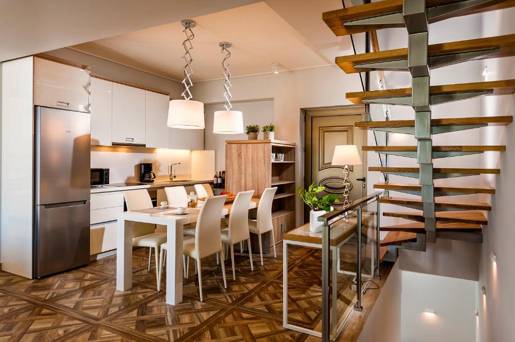 A kitchen or kitchenette at Eland Dream Villas