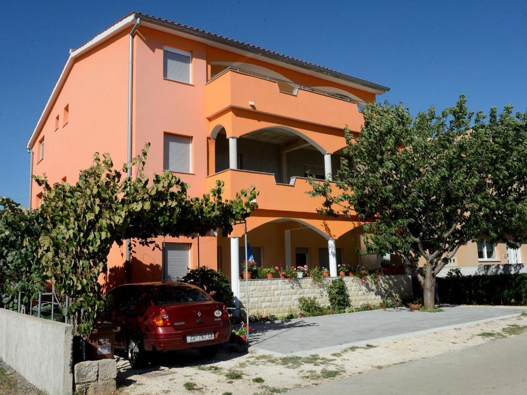 Budova, v ktorej sa apartmán nachádza