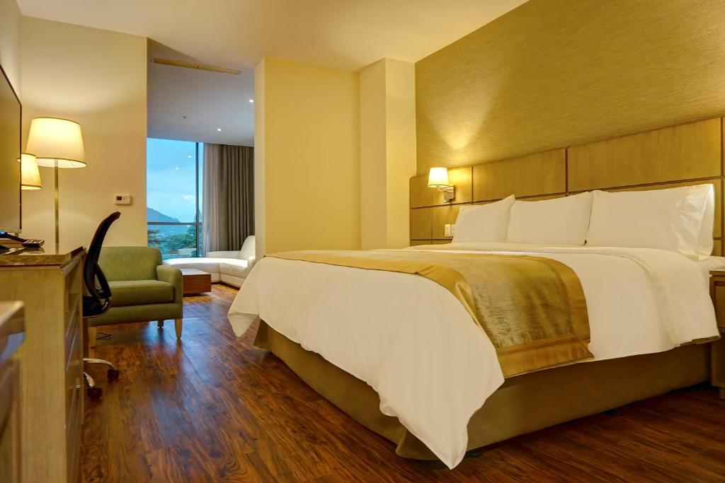Postel nebo postele na pokoji v ubytování Radisson Hotel Guayaquil