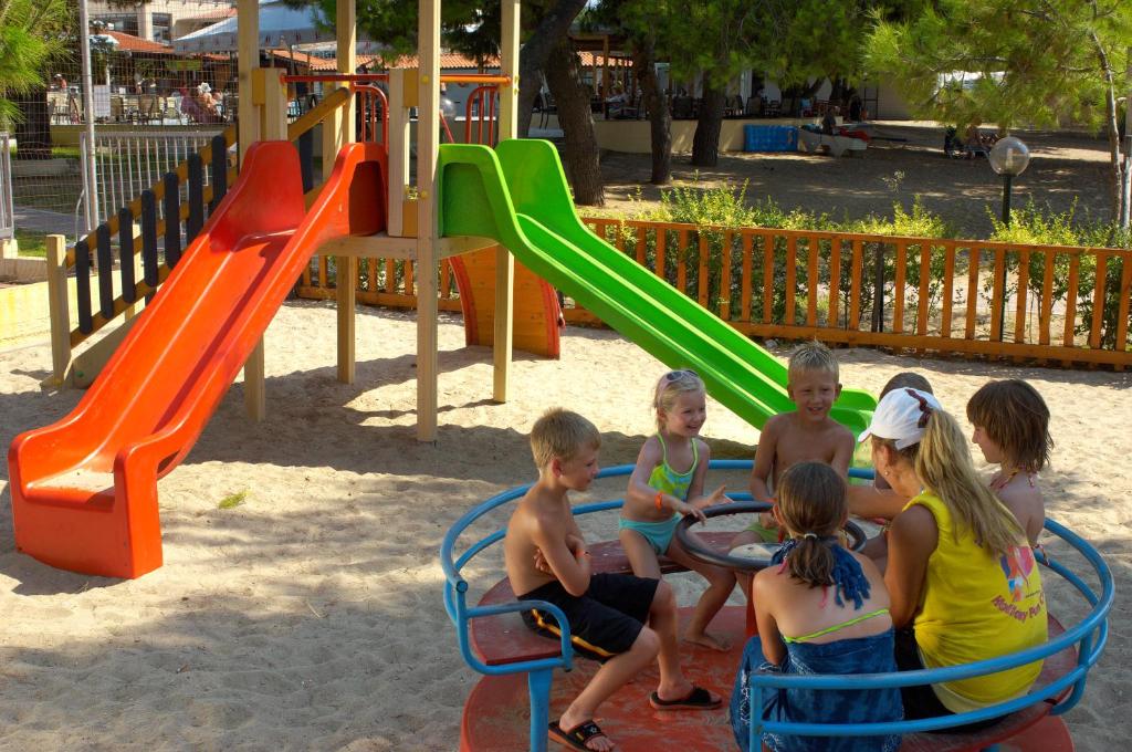 Herní místnost nebo prostor pro děti v ubytování Portes Beach Hotel
