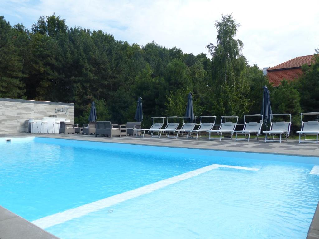 Bazén v ubytování Park7 nebo v jeho okolí