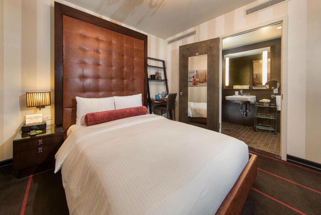 Cama ou camas em um quarto em Sanctuary Hotel New York