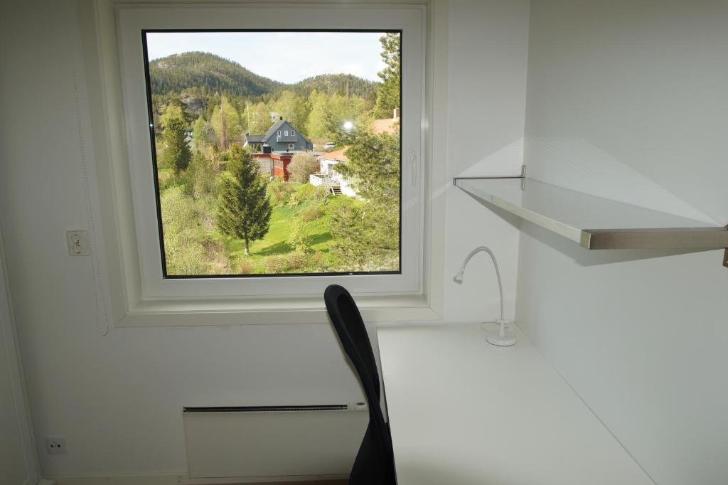 Nespecifikovaný výhled na hory nebo výhled na hory při pohledu z hostelu