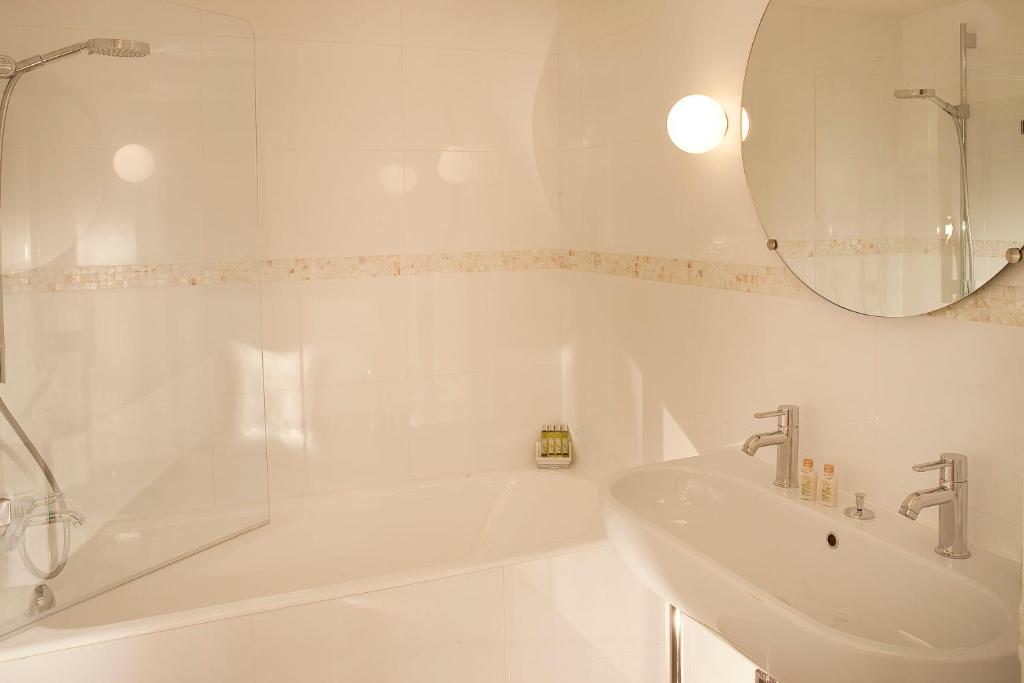 Hôtel Parc Saint-Séverin - Esprit de France - Resim 24