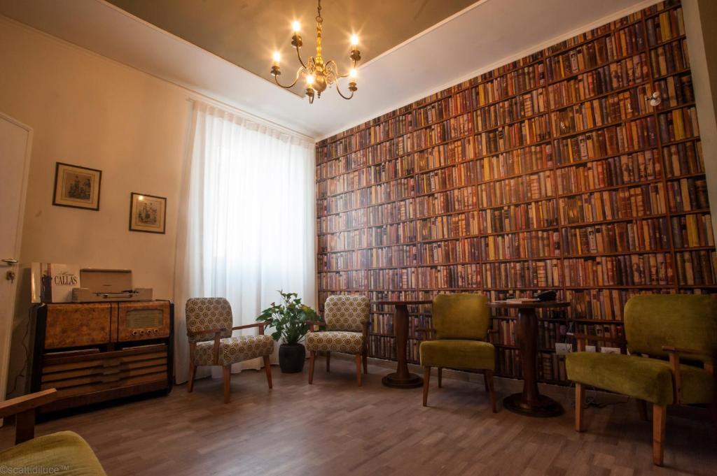 Posezení v ubytování Dimora 16 Rooms & Garden