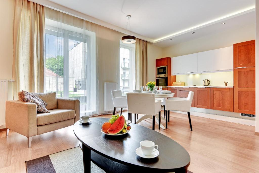 Apartamenty Szeroka - Old Town Holidays Home - 一居室公寓，带花园景观