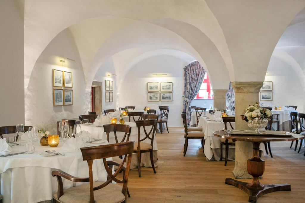 Restaurace v ubytování TAUROA Schloss Gabelhofen