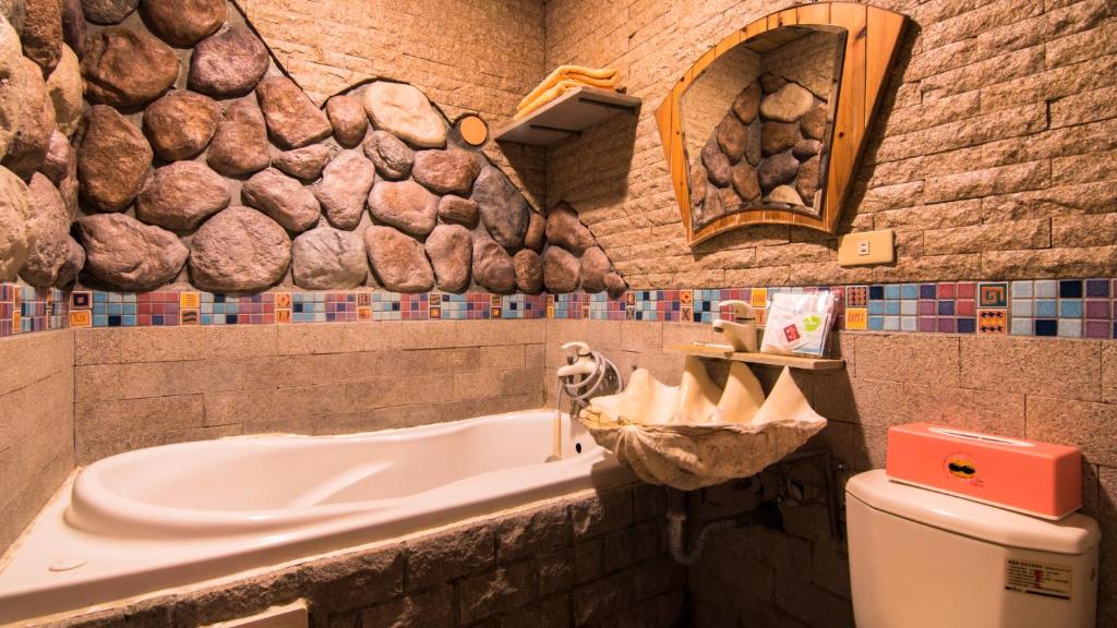 Koupelna v ubytování Shankou Hotspring Hotel