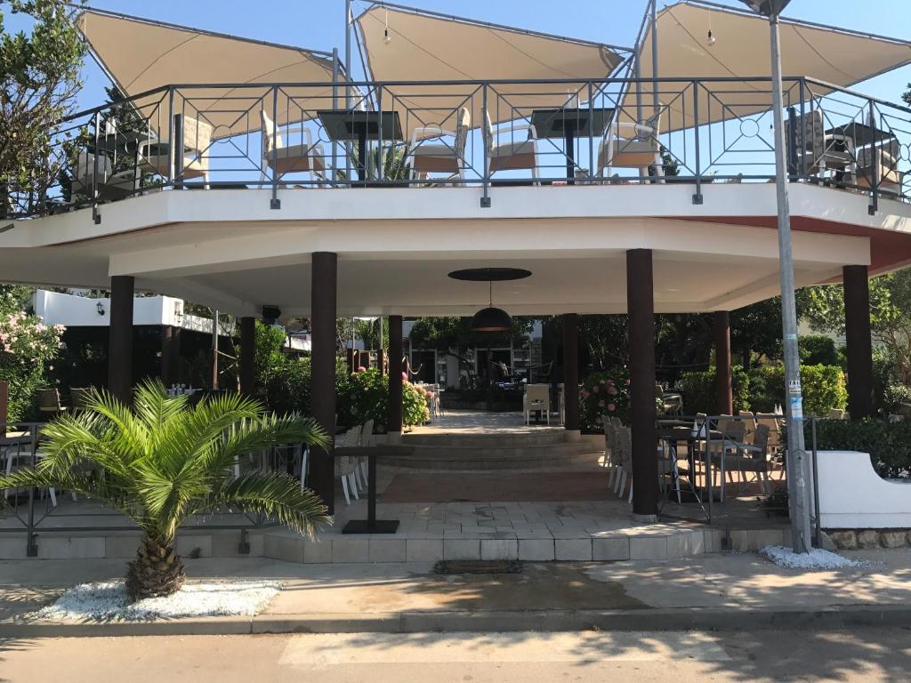 Restaurace v ubytování Guesthouse Punta Mira - Beachfront