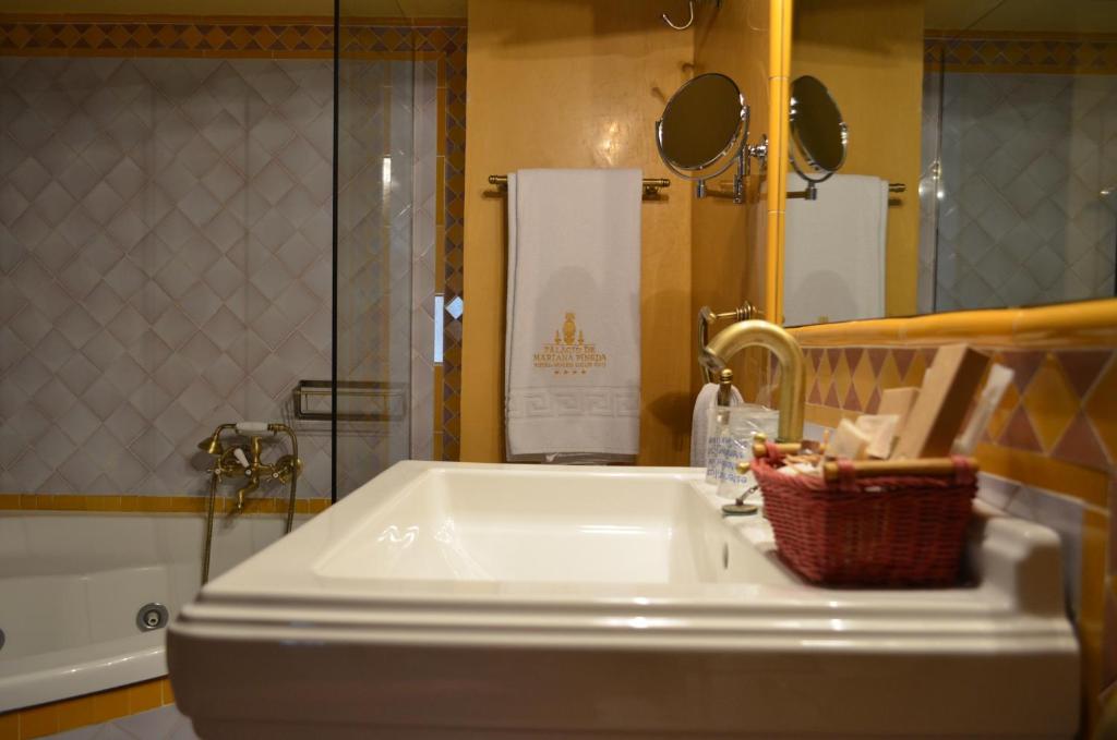 Palacio de Mariana Pineda - Resim 44