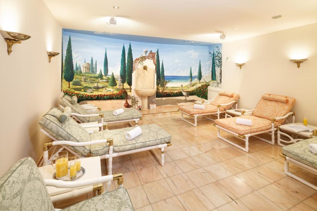 Posezení v ubytování Hotel Lech & Residenz Chesa Rosa