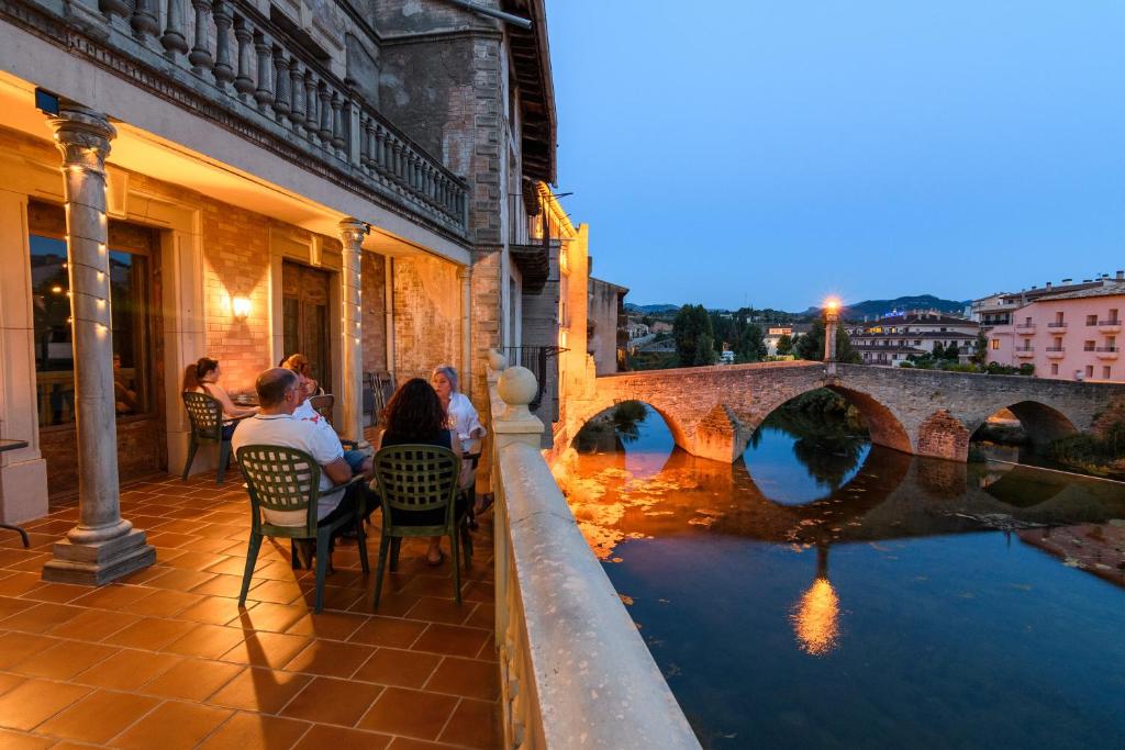 Bazén v ubytování Albergue Valderrobres Auto check-in nebo v jeho okolí