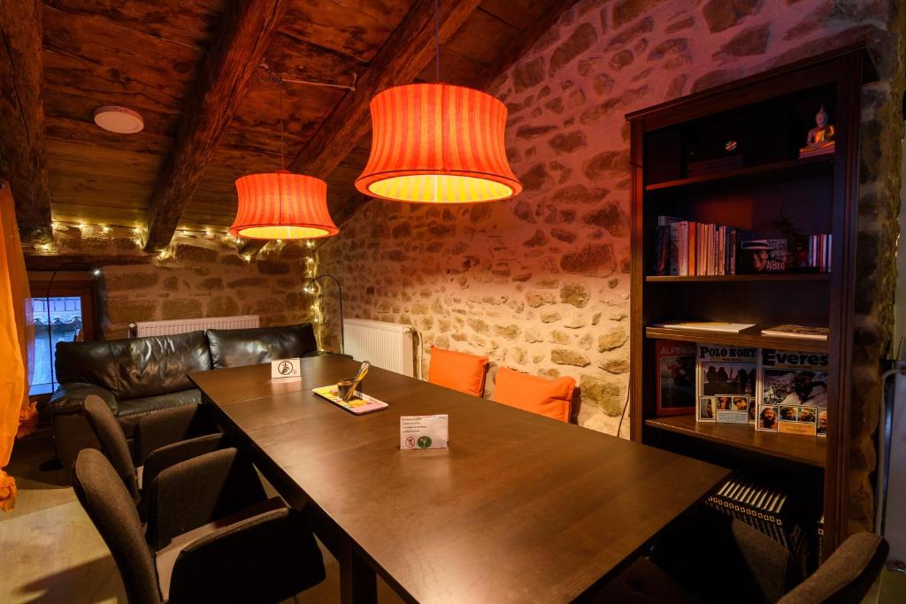 Posezení v ubytování Albergue Valderrobres Auto check-in
