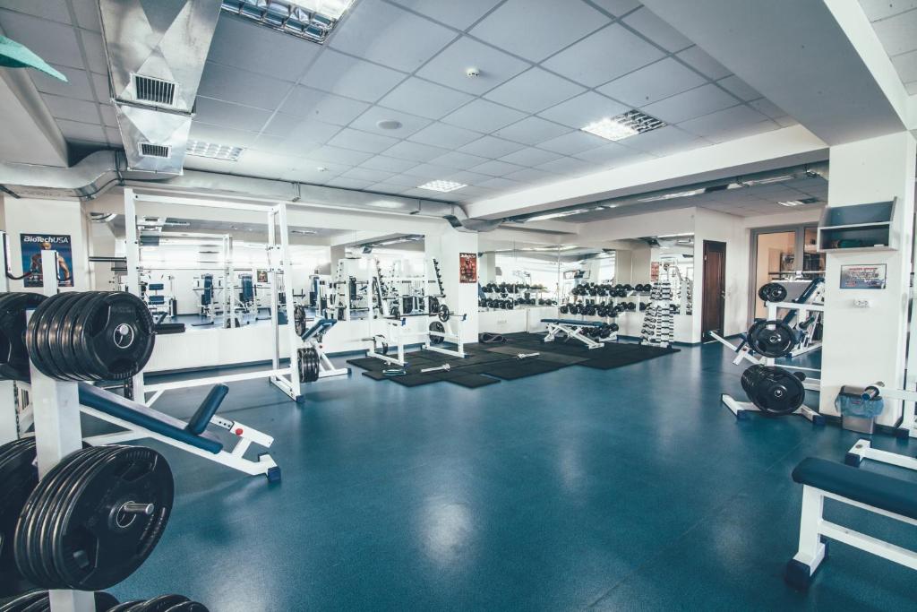 Fitness centrum a/nebo fitness zařízení v ubytování Zinedine Sport-Hotel