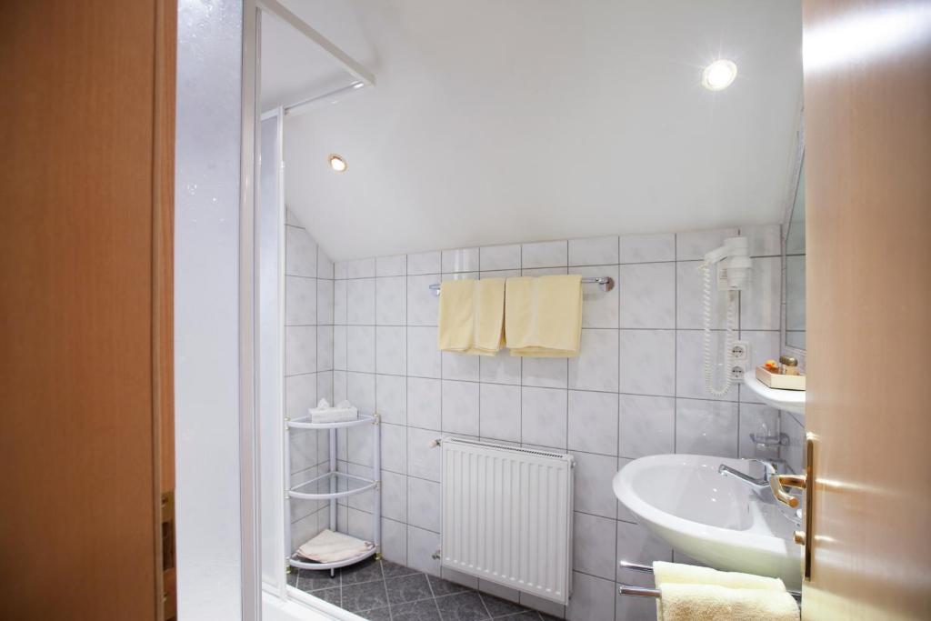 Koupelna v ubytování Hotel die Arlbergerin -New- all-in super flex rate