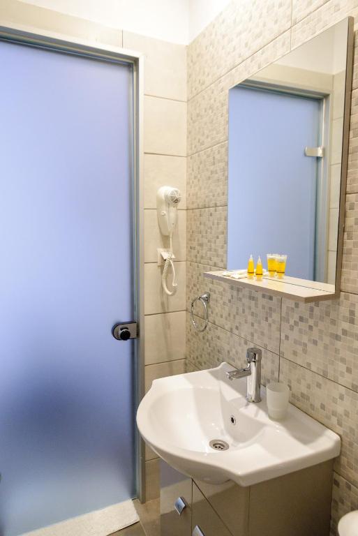 Ένα μπάνιο στο LUX Hotel