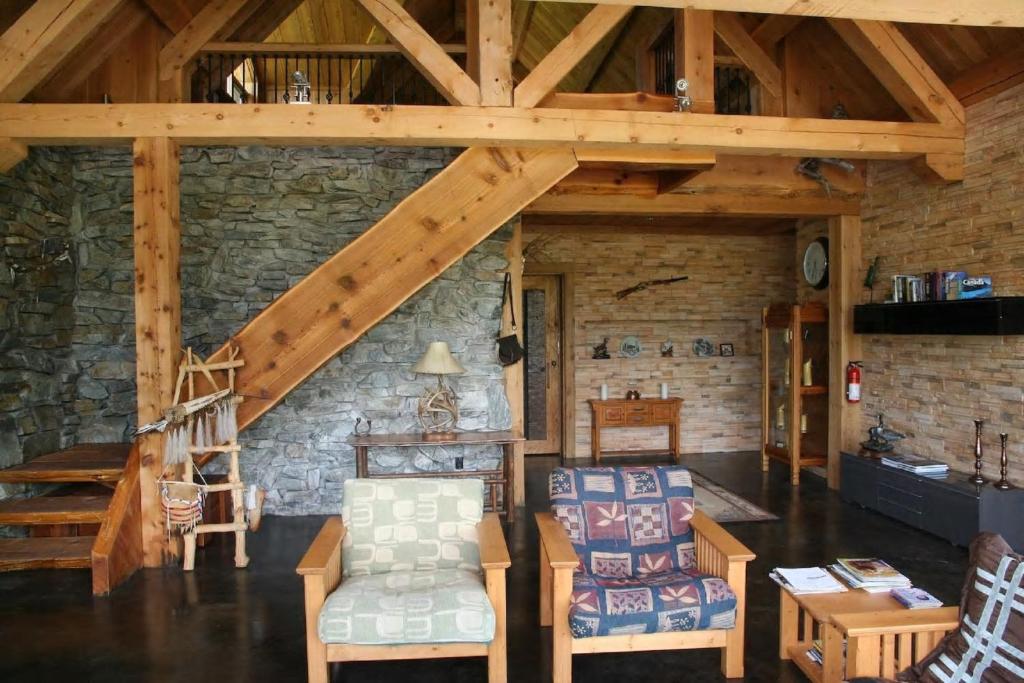Posezení v ubytování LDR Lodge - Last Dollar Ranch