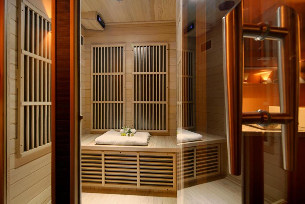 A bathroom at Lake Spirit Boutique Hotel & Spa