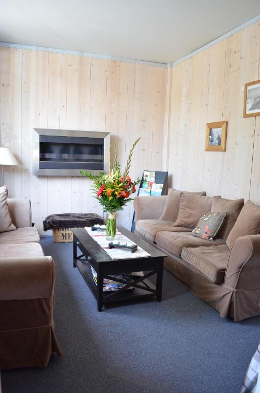 Posezení v ubytování Hôtel Edelweiss