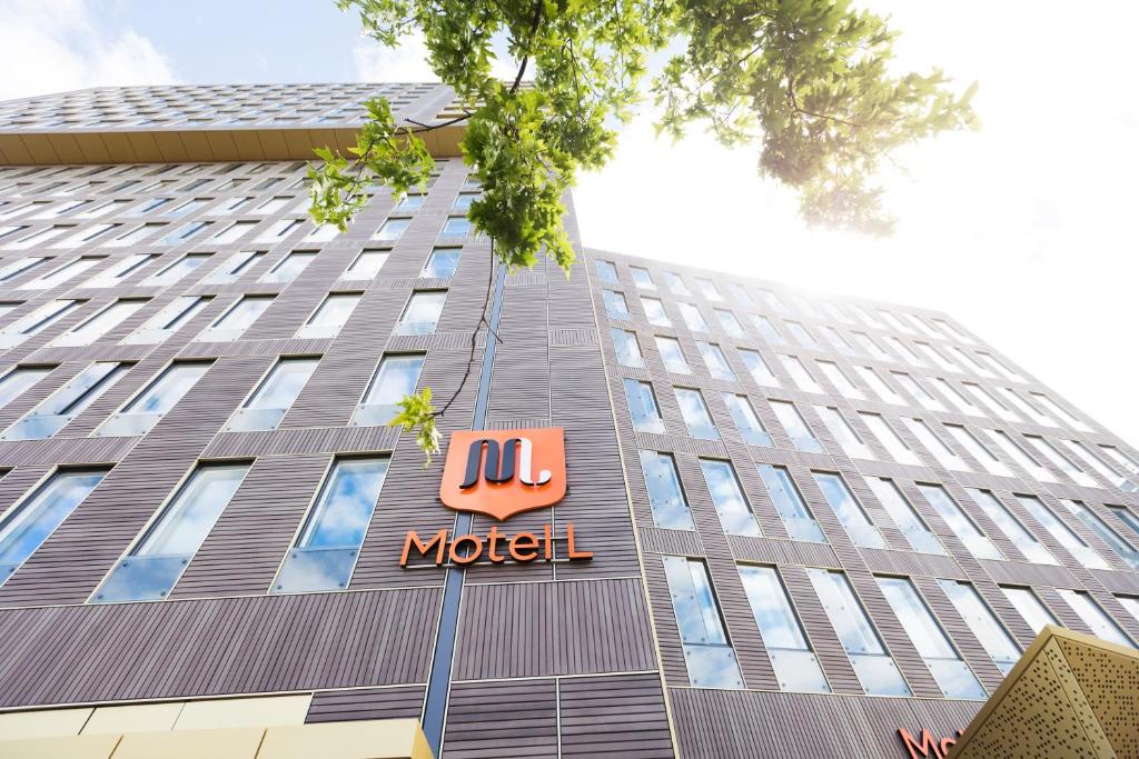 Motel L Stockholm Älvsjö - Resim 9