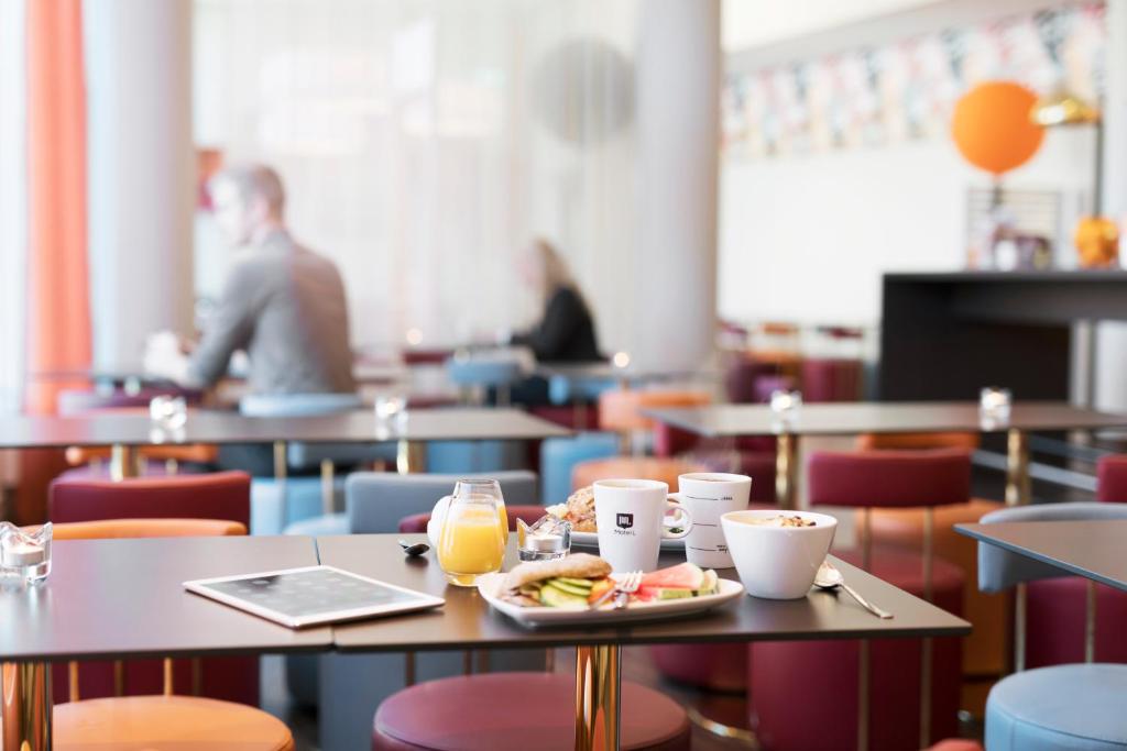 Motel L Stockholm Älvsjö - Resim 11