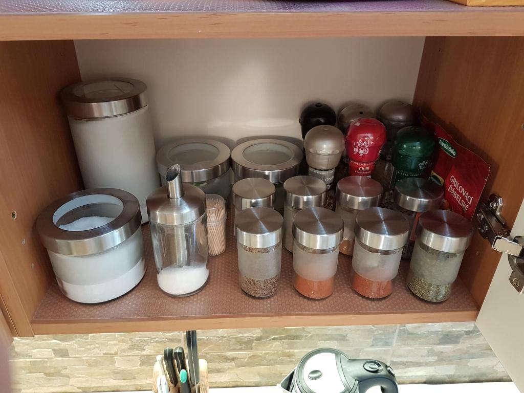 Set per la preparazione di tè e caffè presso Chalupa na Šumavě, od soboty do soboty