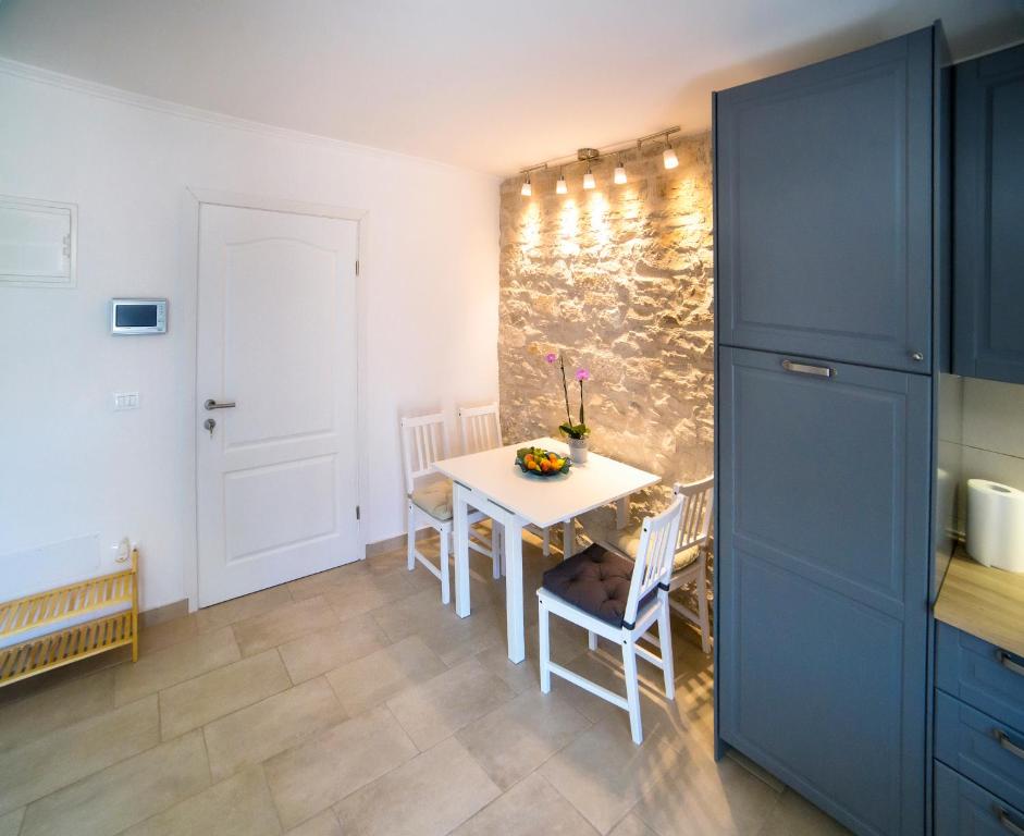 Η κουζίνα ή μικρή κουζίνα στο Emma appartment