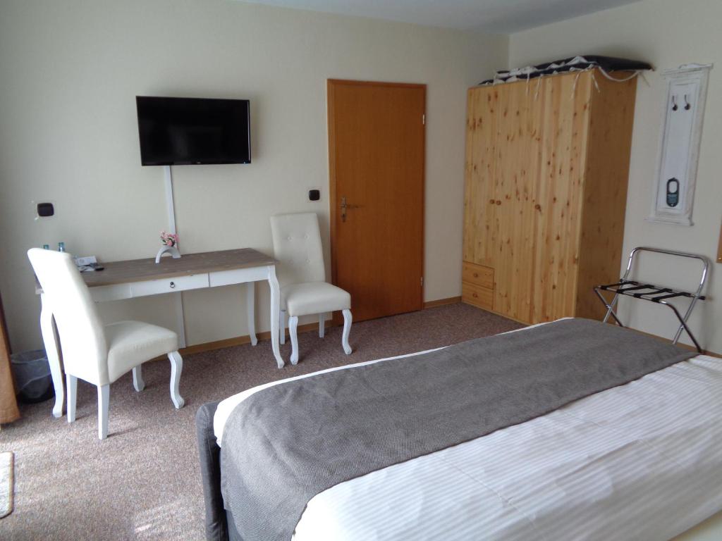 TV a/nebo společenská místnost v ubytování Hotel Garni Eichhornkobel