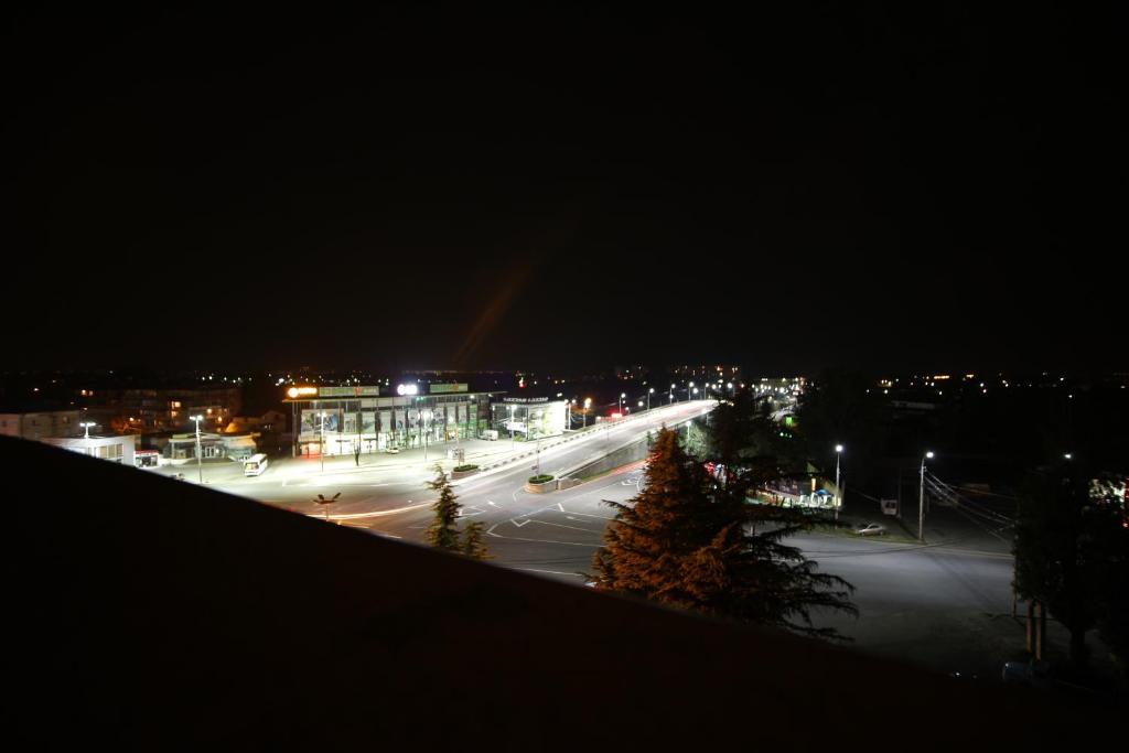 West Tower Hotel talvel