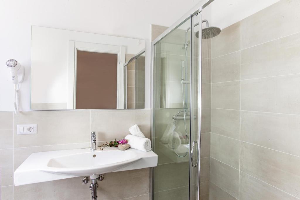 Koupelna v ubytování Hotel Houston Suites
