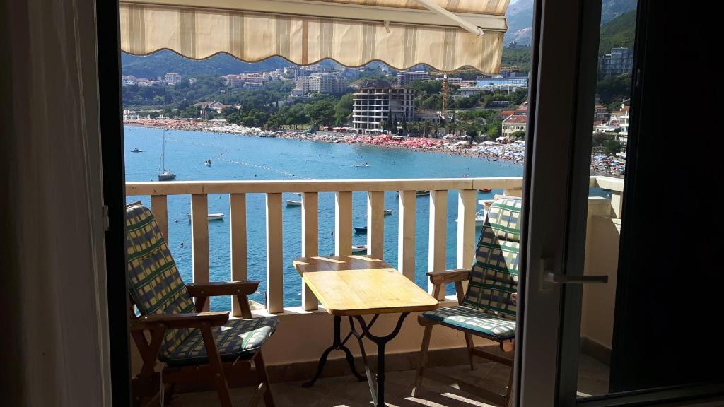 Peisaj natural din apropierea acestui apartament
